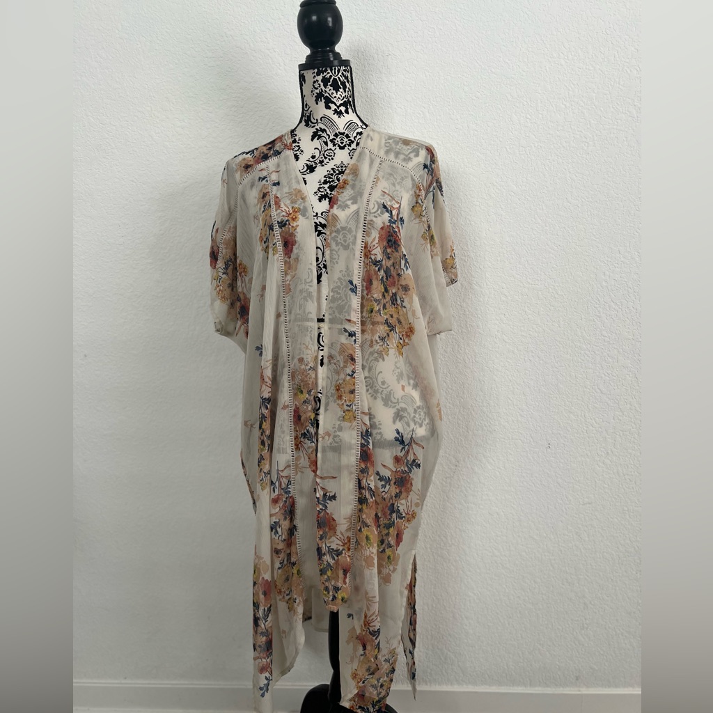 Band Of Gypsies Floral Kimono Top - Cream And Multicolor Small